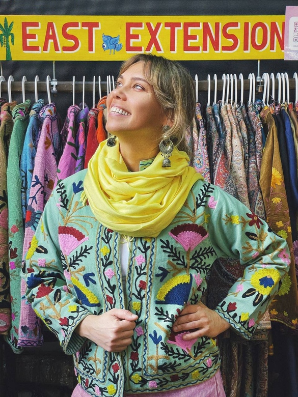 Салатовый жакет с вышивкой сюзане