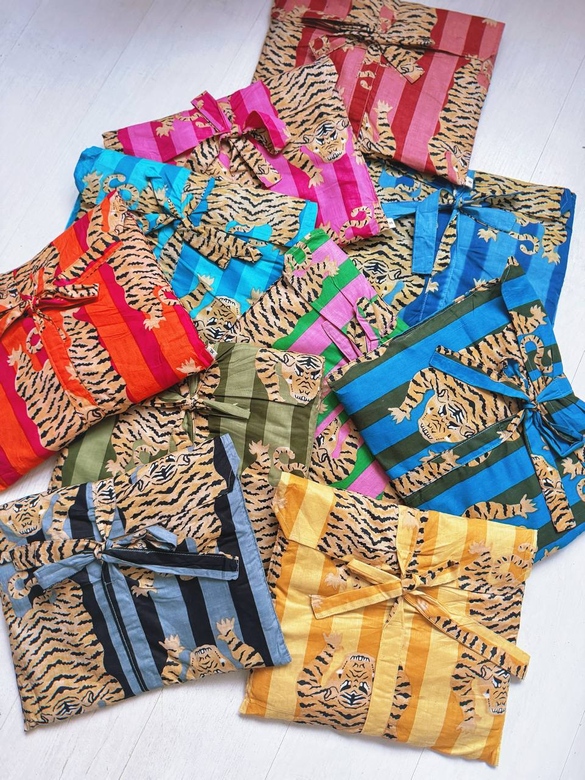 Полосатые пижамы с тиграми