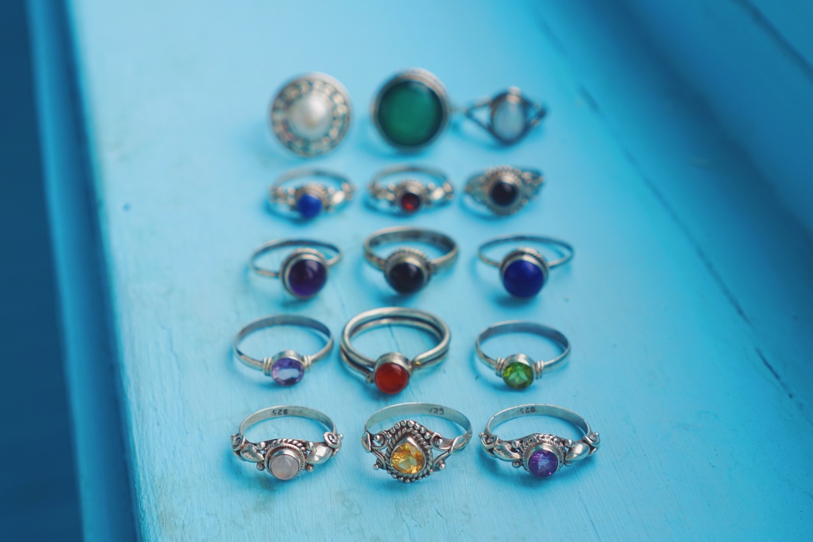 Серебряные кольца с камнями