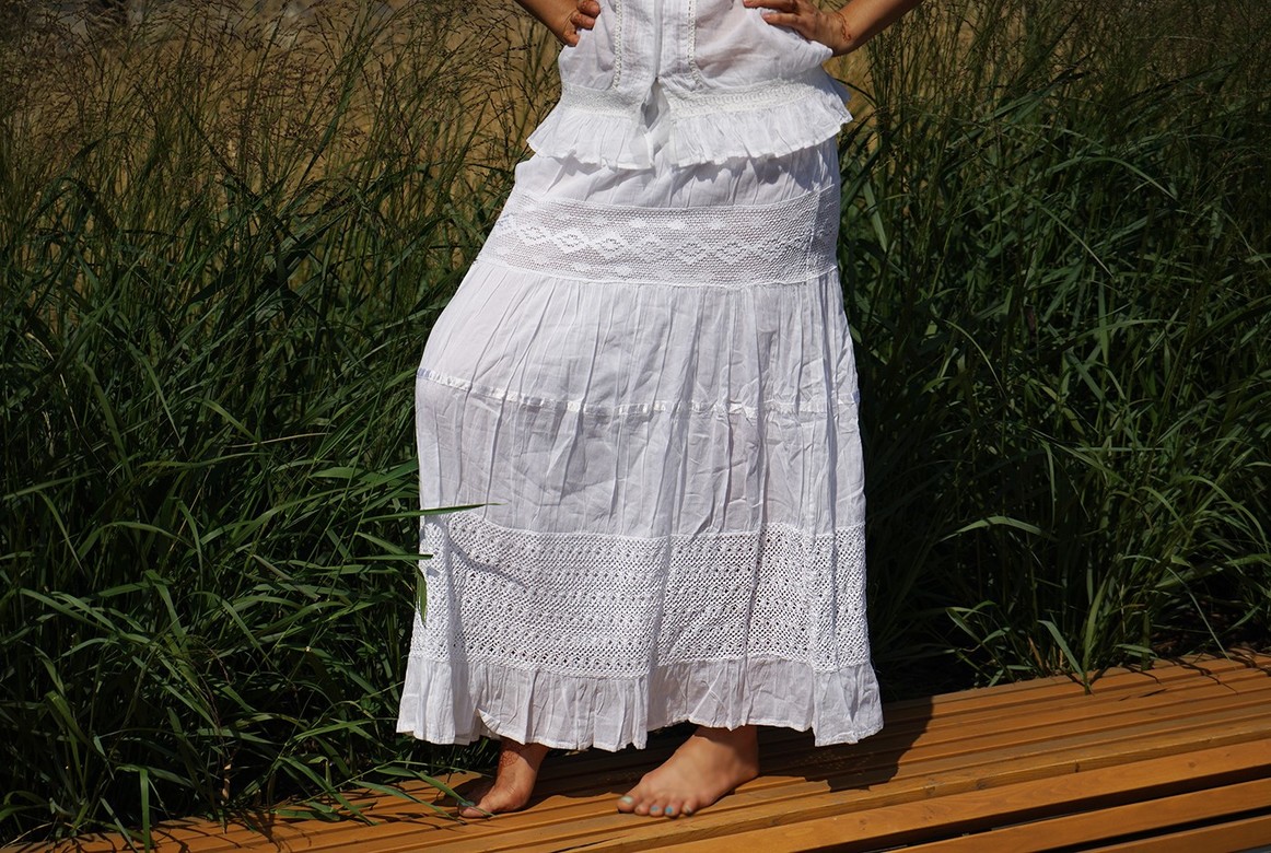 Белая длинная юбка