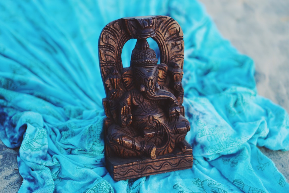 Ганеша из дерева
