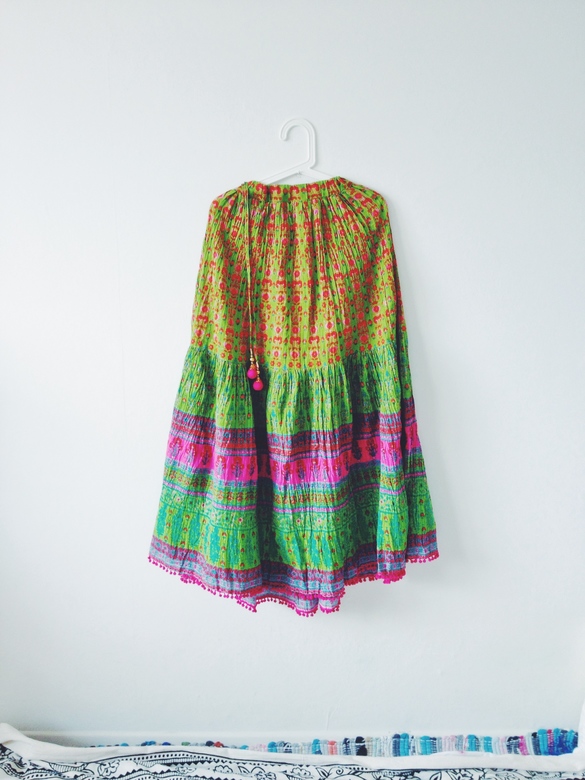 Яркая салатовая юбка