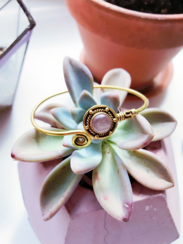 Браслет с розовым кварцем