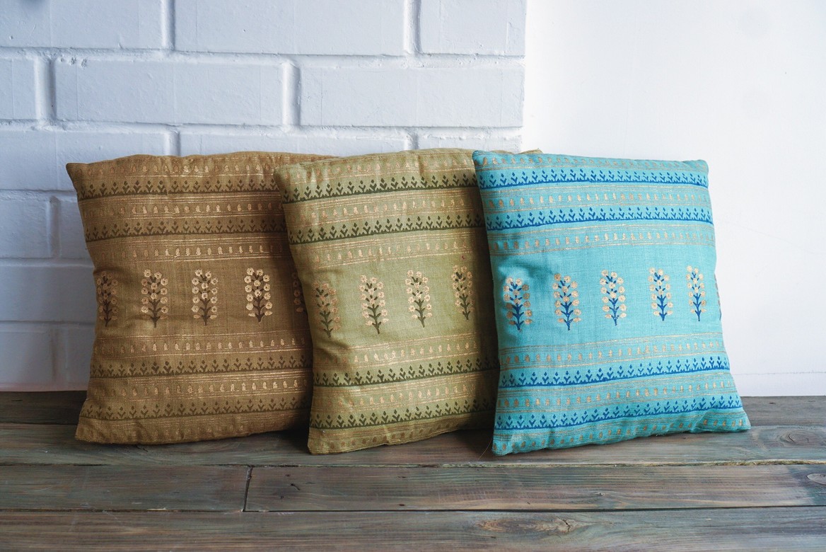 Наволочки с золотыми узорами