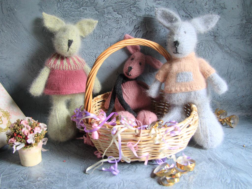 Зайки вязаные