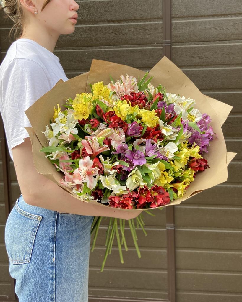 Букет «Микс весенних альстромерий»