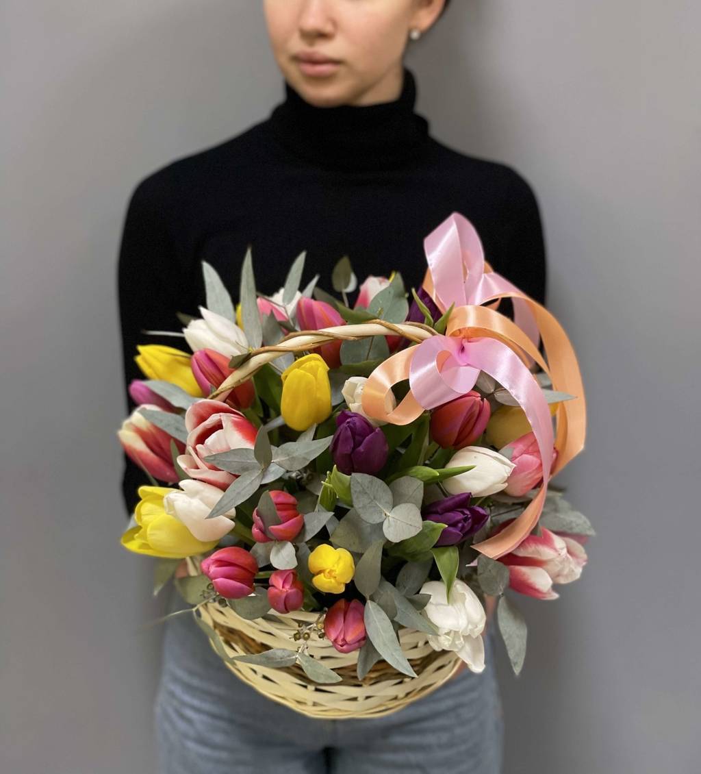 Корзина "Микс 39 тюльпанов"