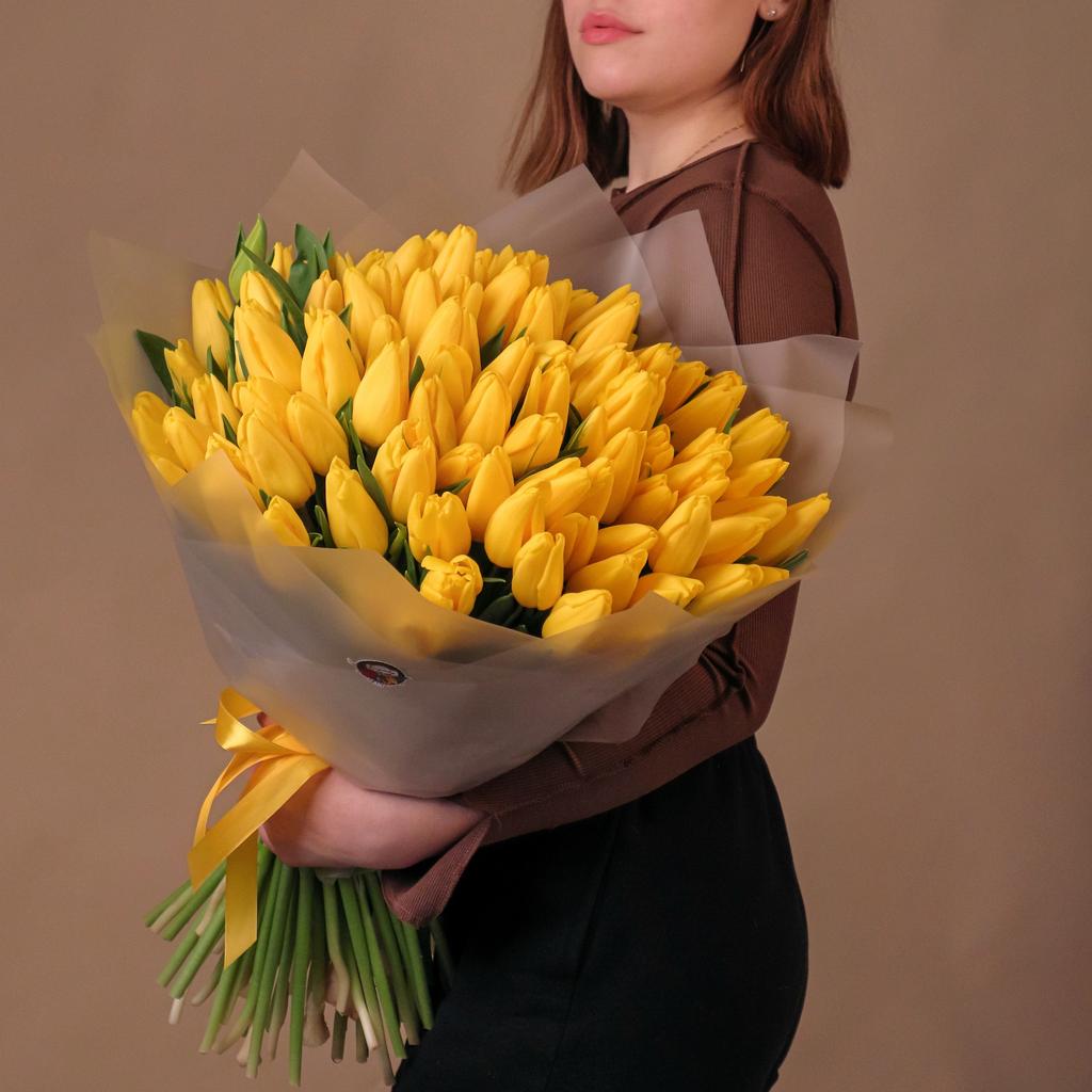 Букет желтых тюльпанов