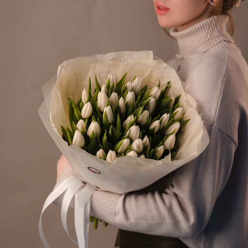 Букет белых тюльпанов