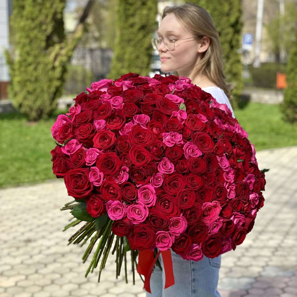 149 шикарных роз