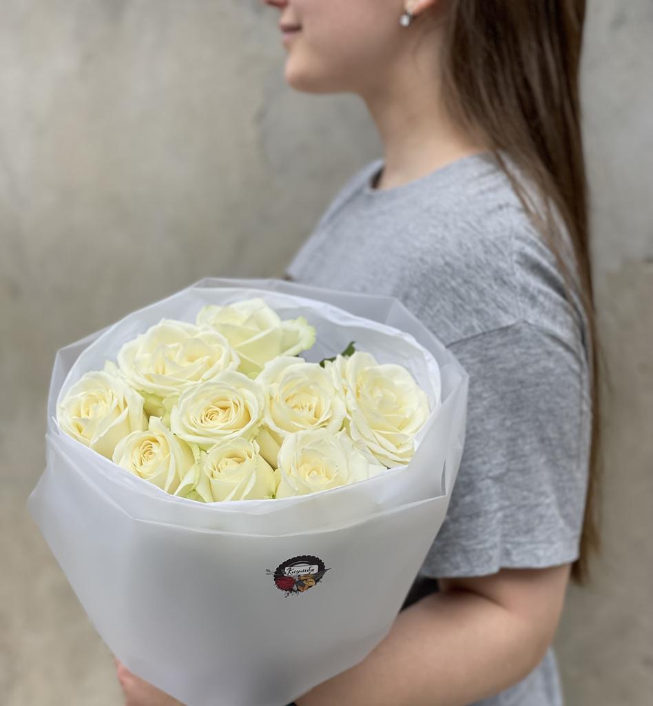 Букет 9 белых роз