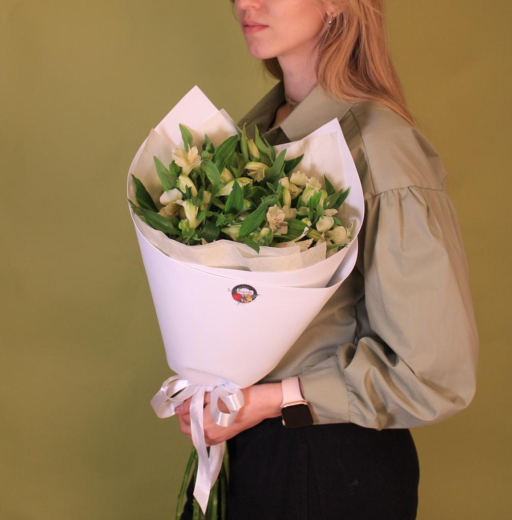 Моно «Белые альстромерии»