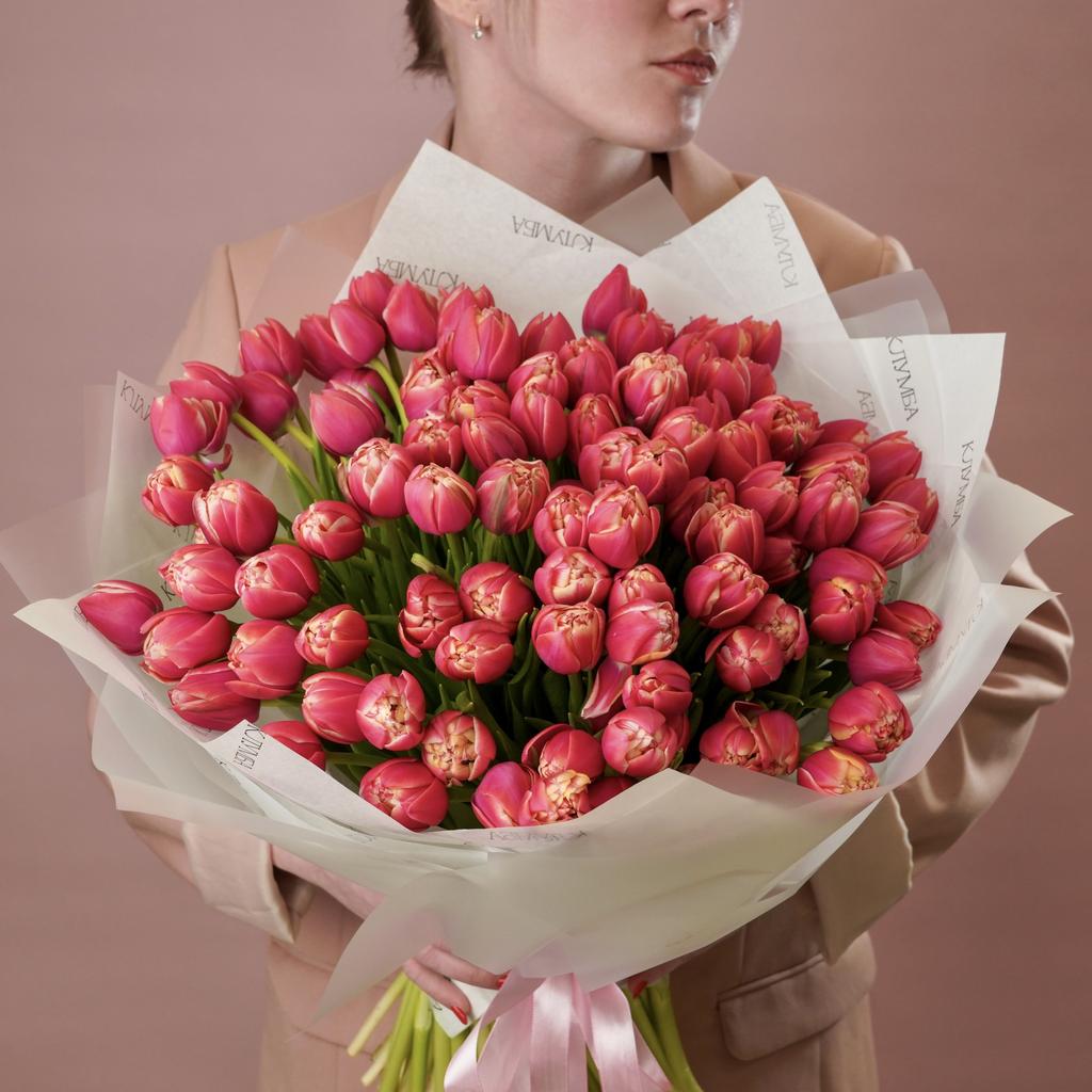 Букет пионовидных розовых тюльпанов