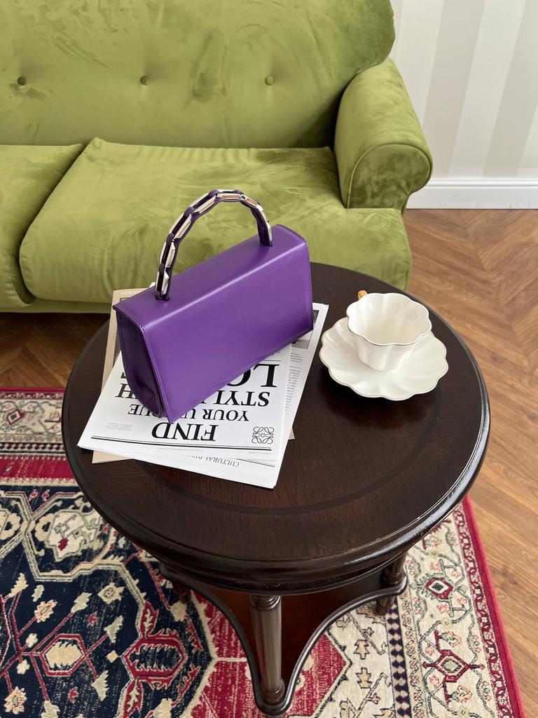 сумка VI violet без плечевого ремня, который можно докупить