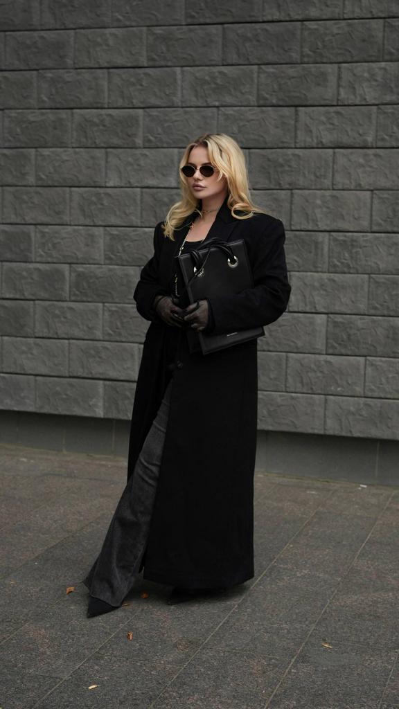 пальто Tilia из кашемира и премиальной шерсти черного цвета