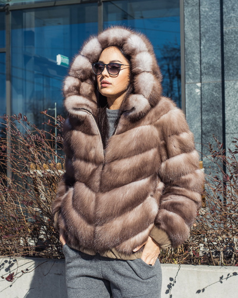 Полушубок из меха куницы модели "Бомбер"