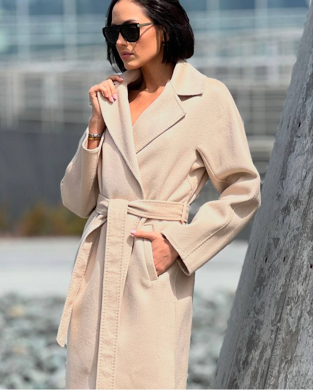 Пальто из шерсти альпака в бежевом цвете