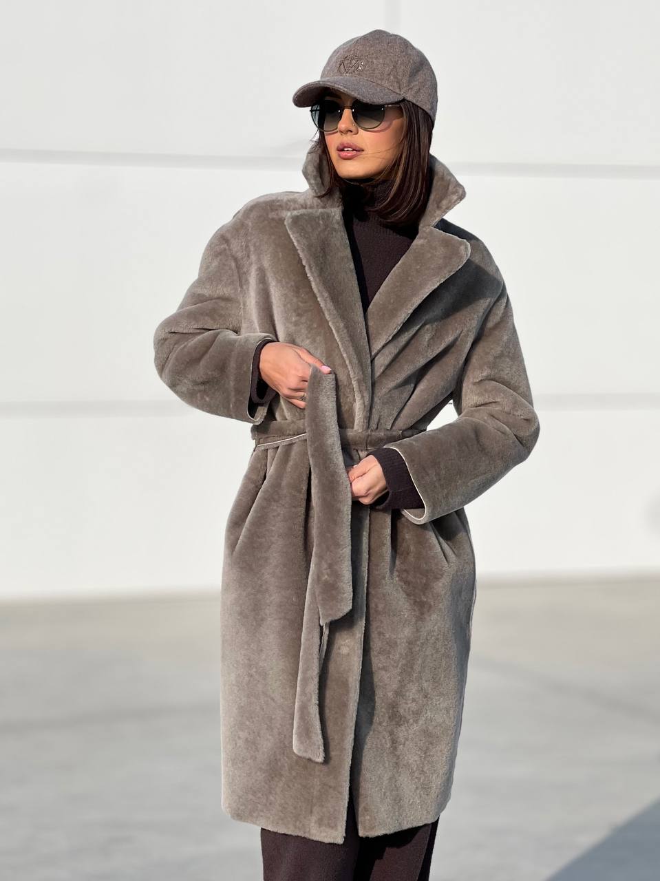 Двусторонняя дубленка с английским воротником