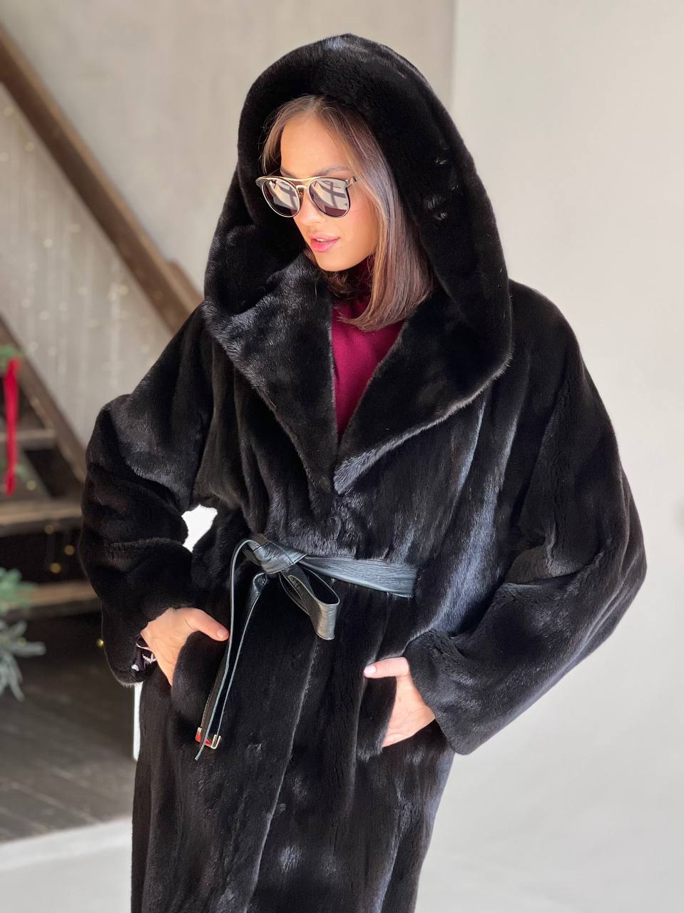 Шуба прямого силуэта из меха норки BLACKGLAMA.