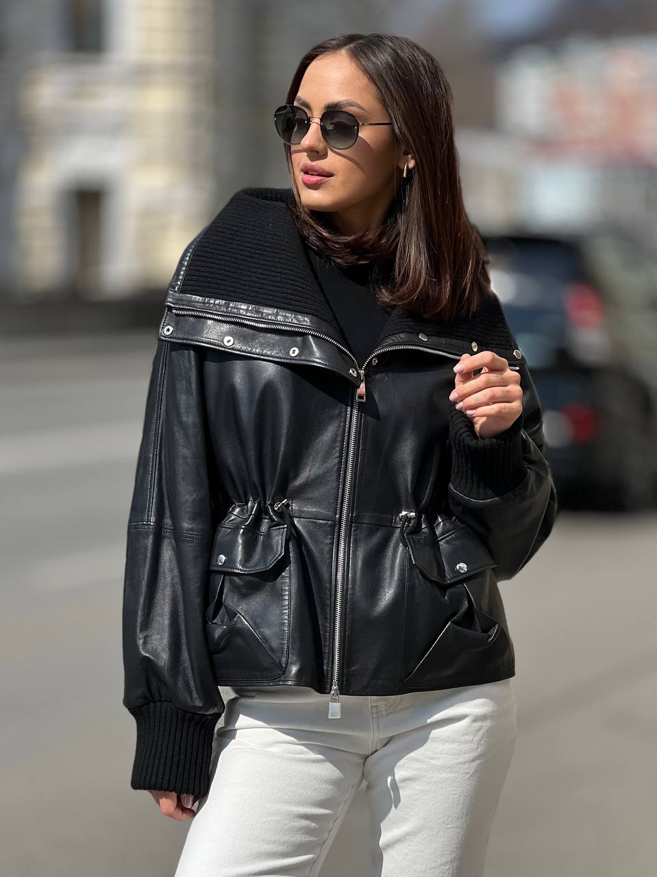 Куртку из натуральной кожи черного цвета