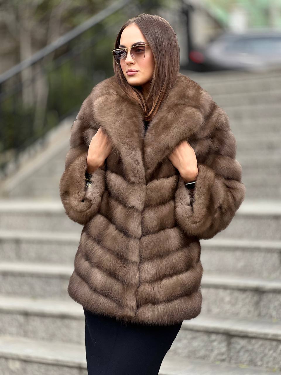 Полушубок из премиального меха куницы нежнейшего светло-коричневого оттенка