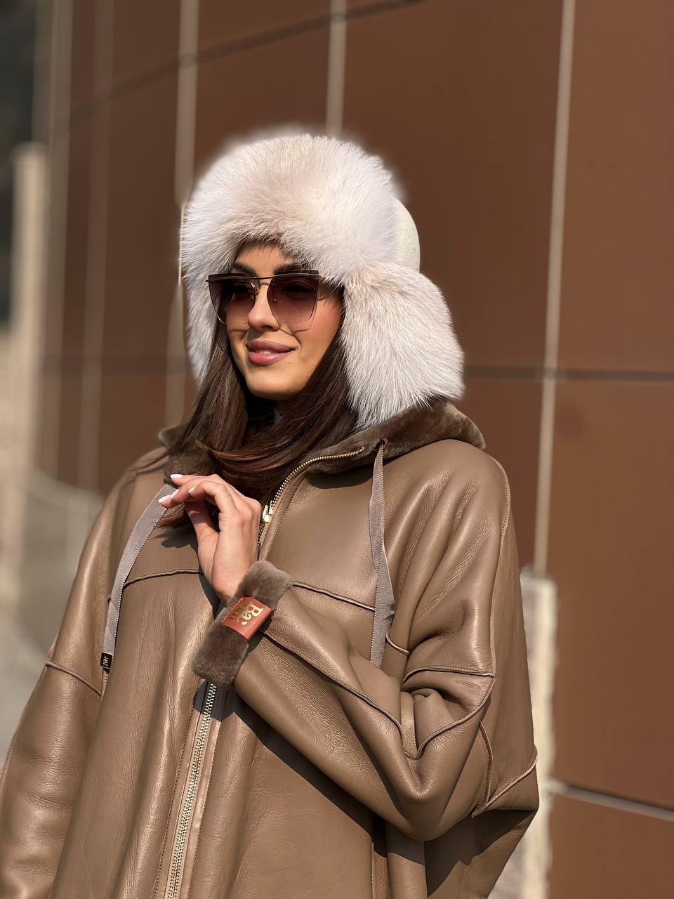 Зимняя  шапка из нежнейшего меха  белой лисы