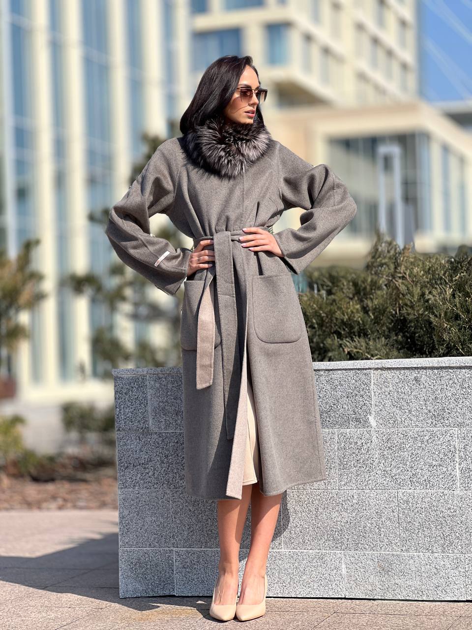 Двустороннее пальто бежево-серых оттенков