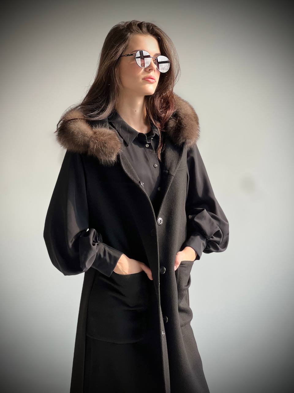 Жилет из элитной шерсти кашемира глубокого чёрного оттенка