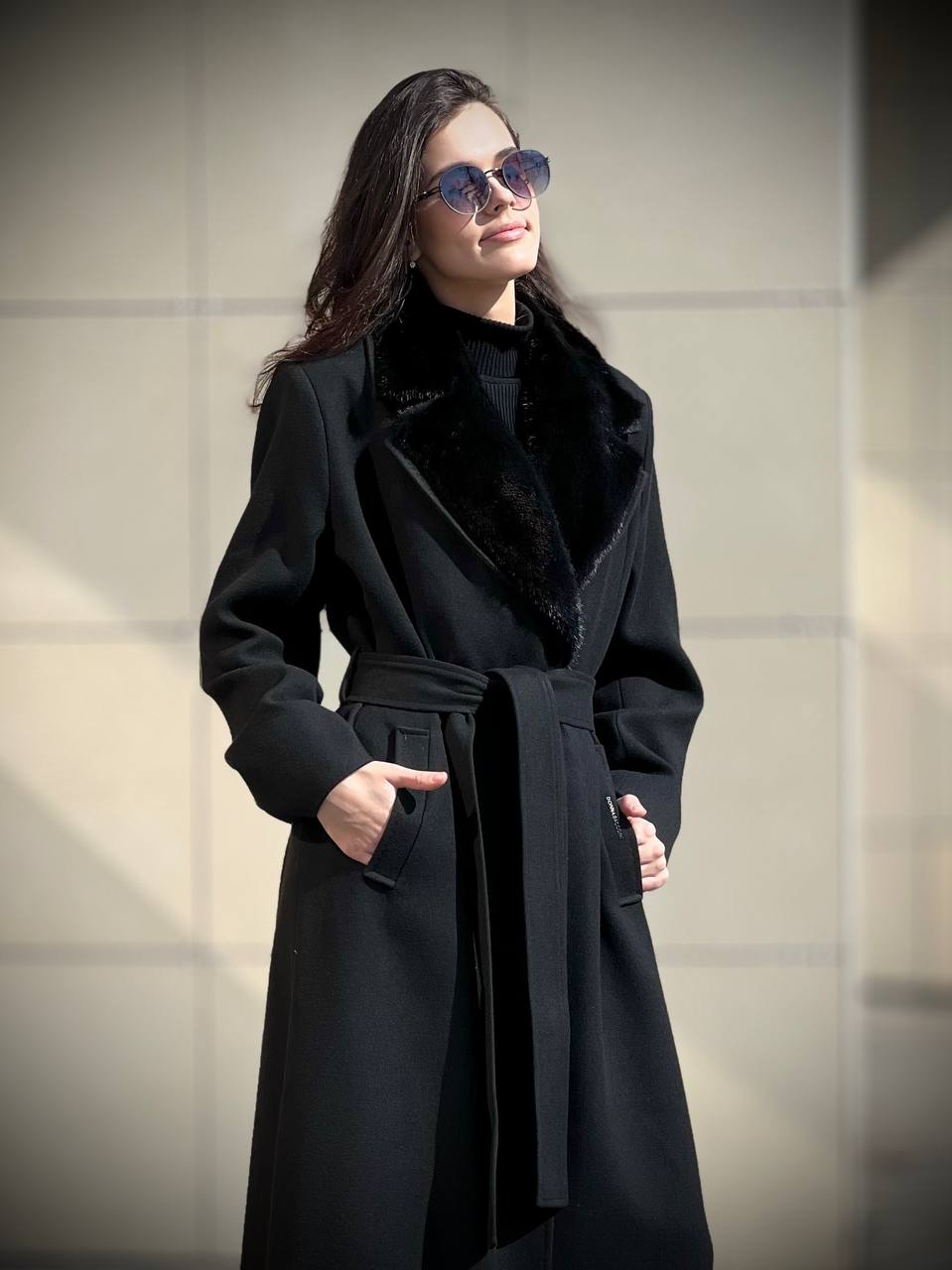 Двубортное пальто из премиальной шерсти