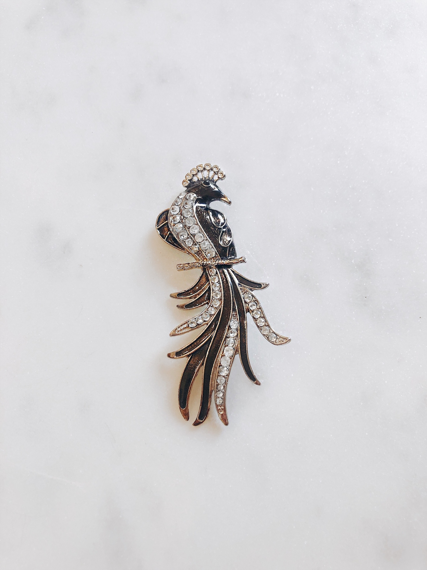 Брошь-павлин с эмалью и кристаллами
