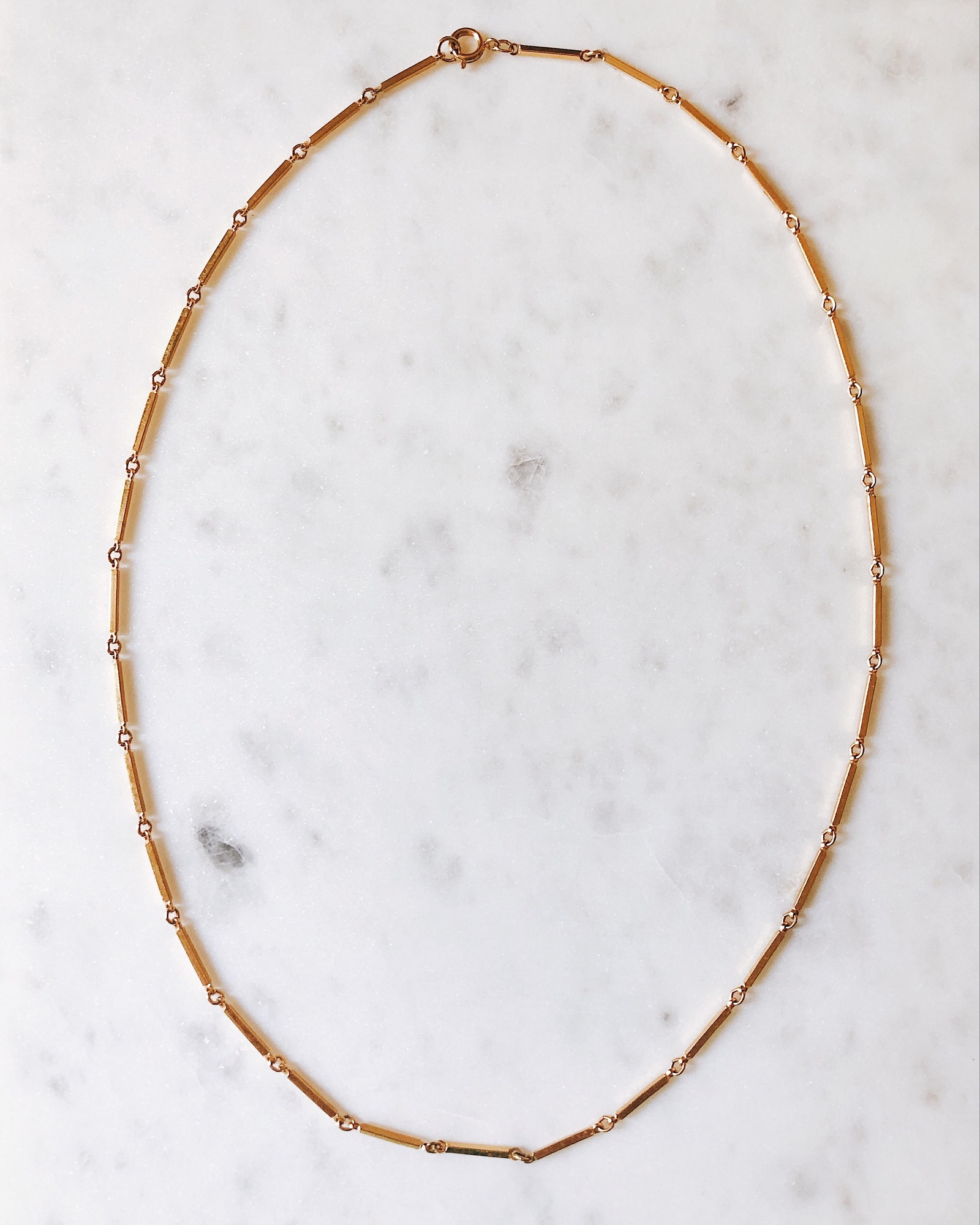 Фактурная золотистая цепь