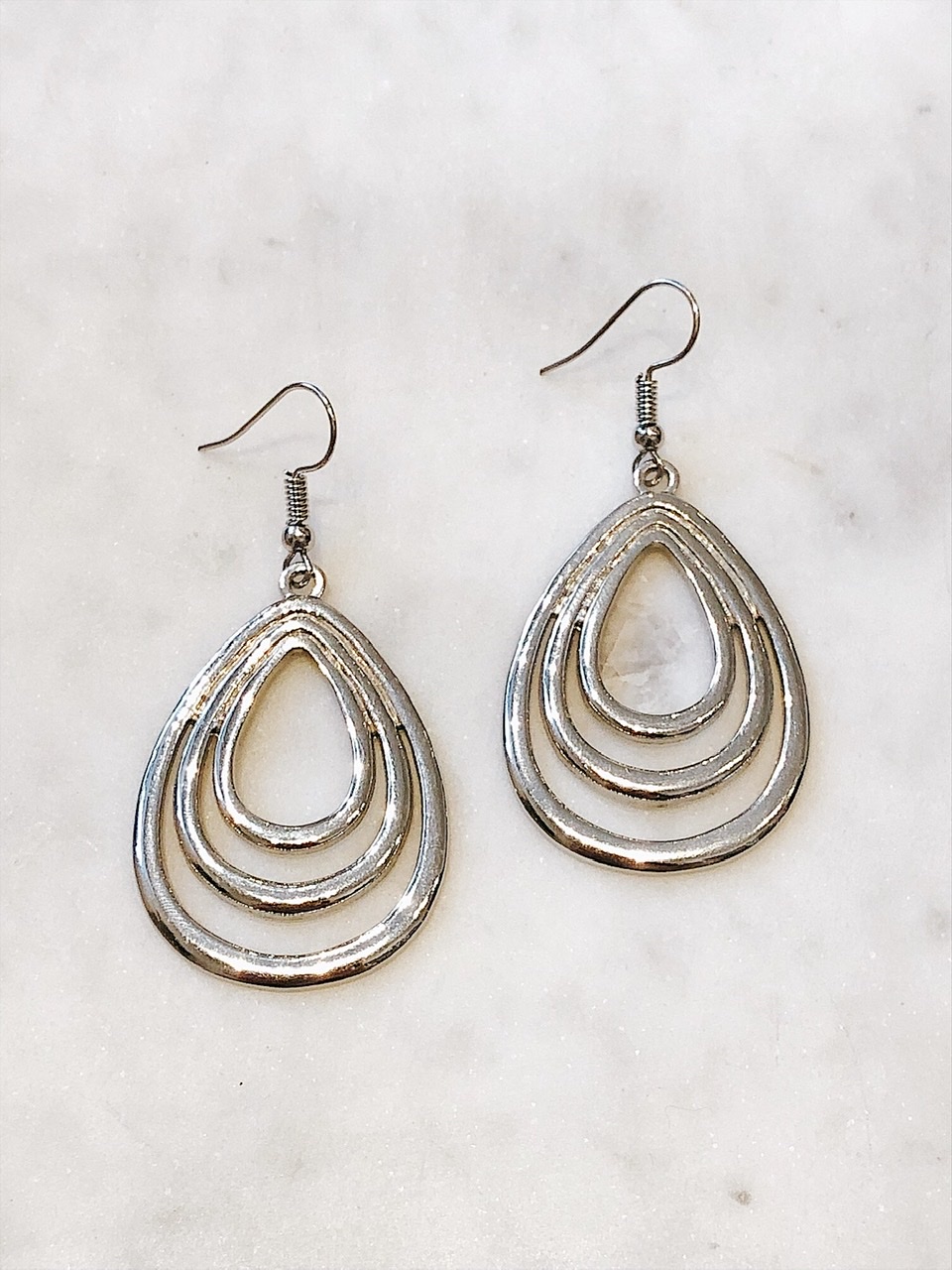 Серебристые серьги