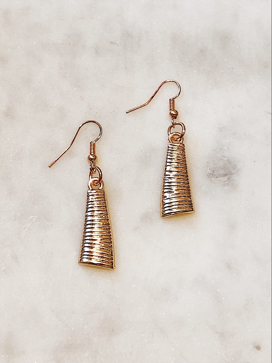 Серьги-подвески с тиснением