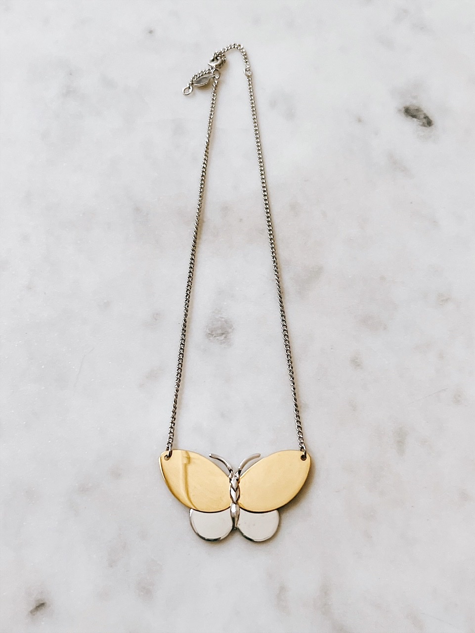 Подвеска-бабочка Avon