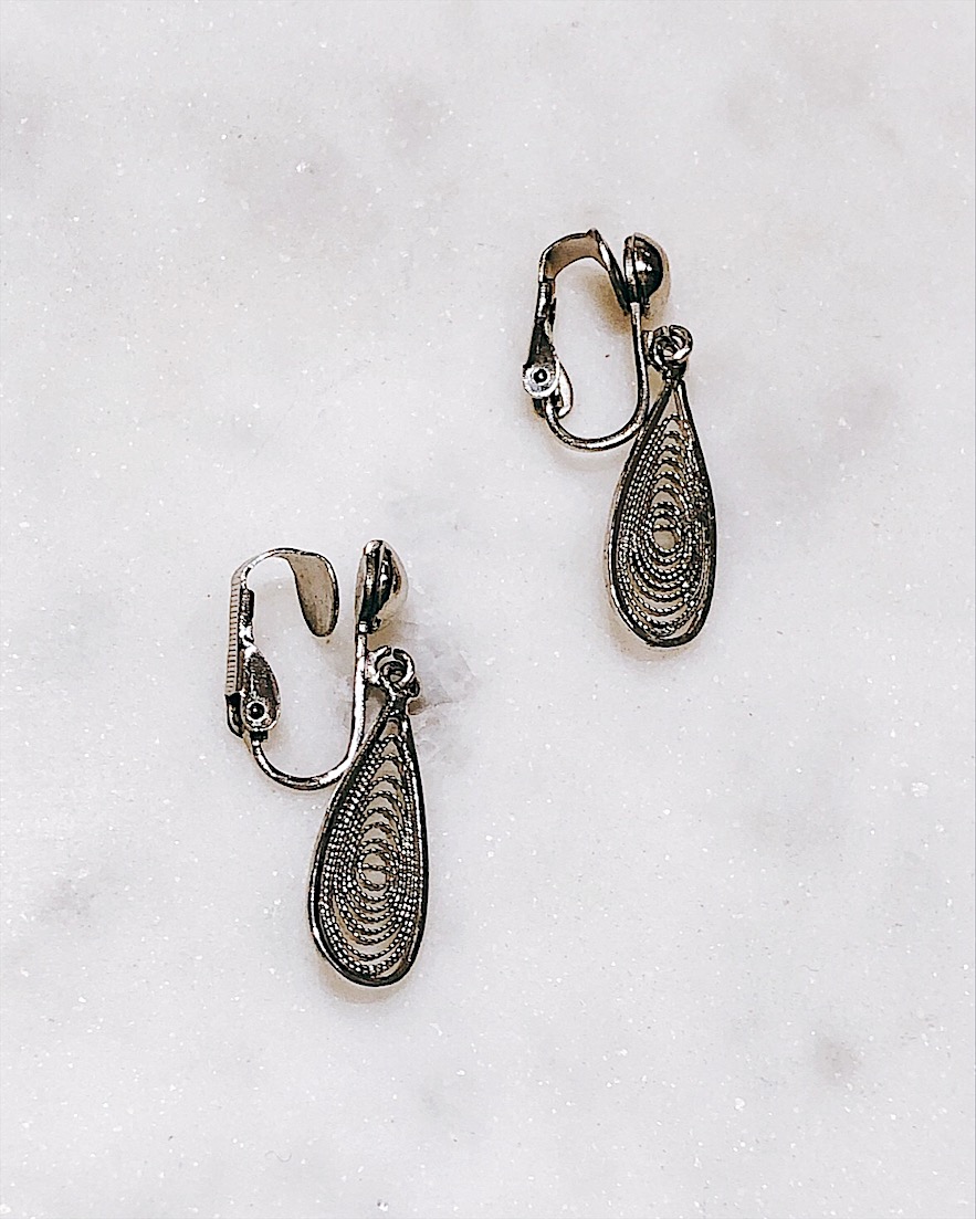 Невесомые клипсы-подвески