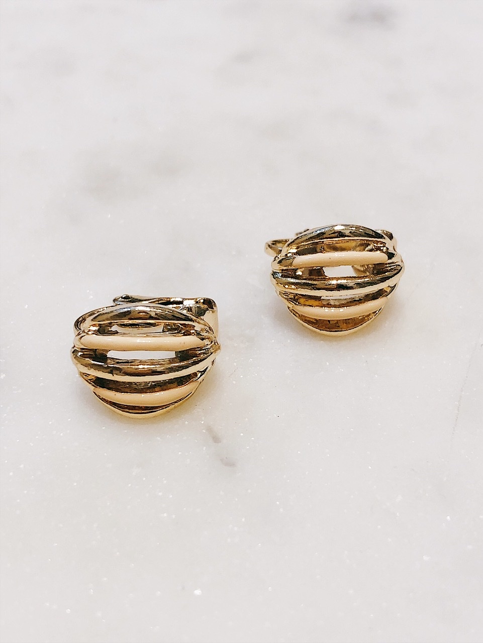 Клипсы с тиснением