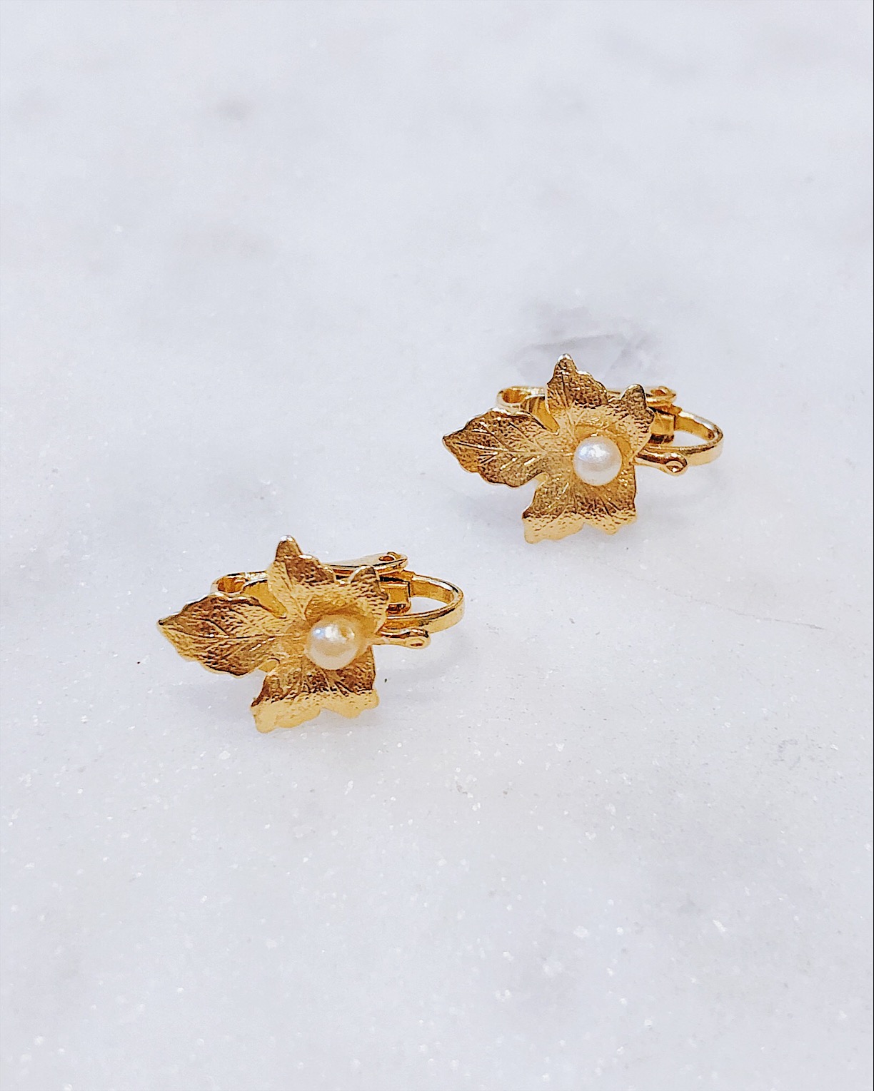 Жемчужные клипсы-листья