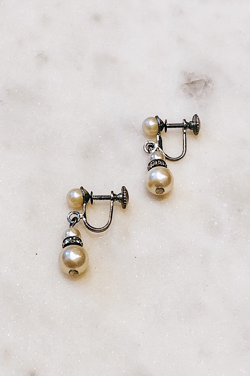 Клипсы с жемчужинами и кристаллами