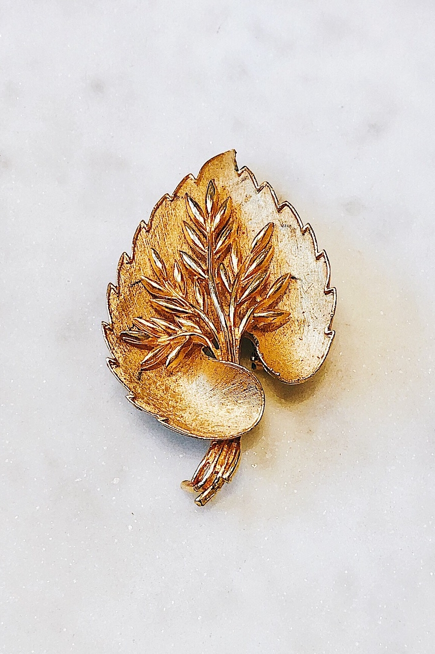 Брошь-лист с ветвью