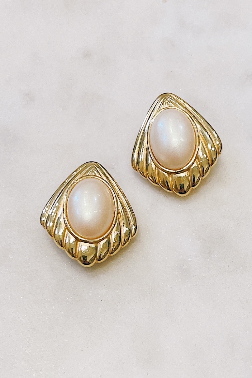 Жемчужные клипсы-ракушки Givenchy