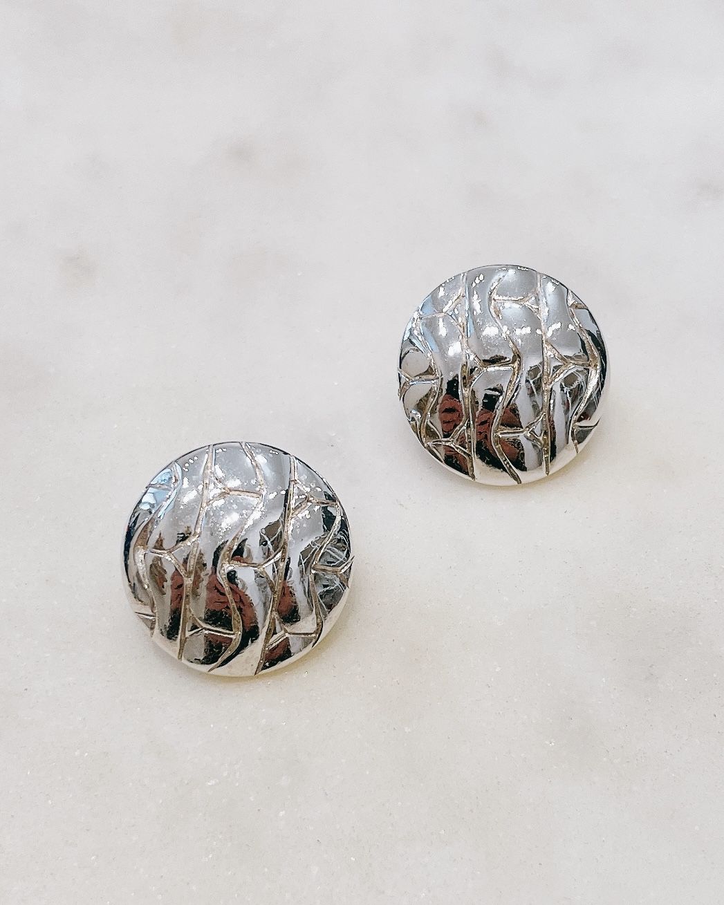 Круглые клипсы Monet