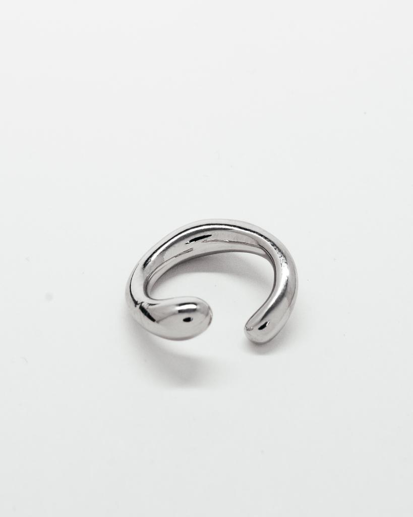 кафф овальная капля в серебристом оттенке