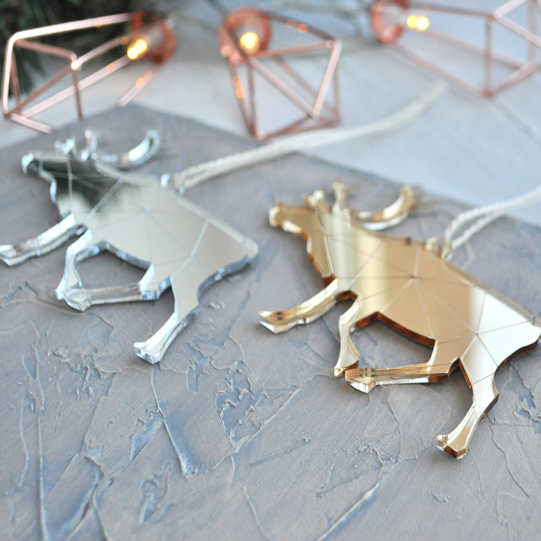 Ёлочная новогодняя игрушка - Северный Олень зеркальный - купить необычный сибирский сувенир в подарок на Новый год