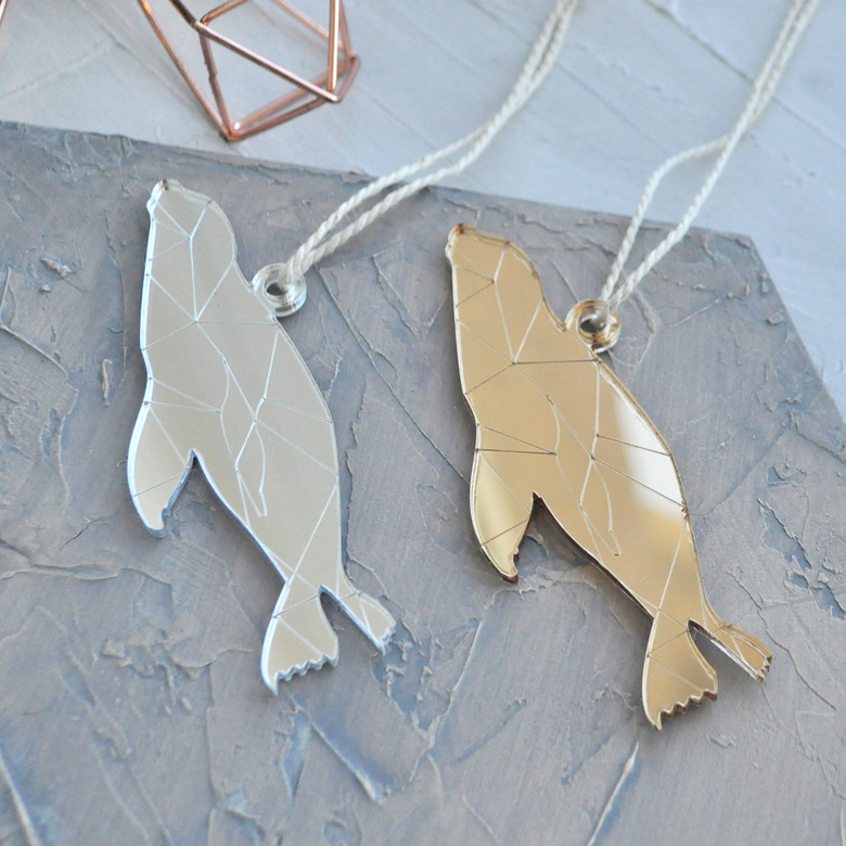 Ёлочная новогодняя игрушка - Морской котик зеркальный - купить необычный сибирский сувенир в подарок на Новый год