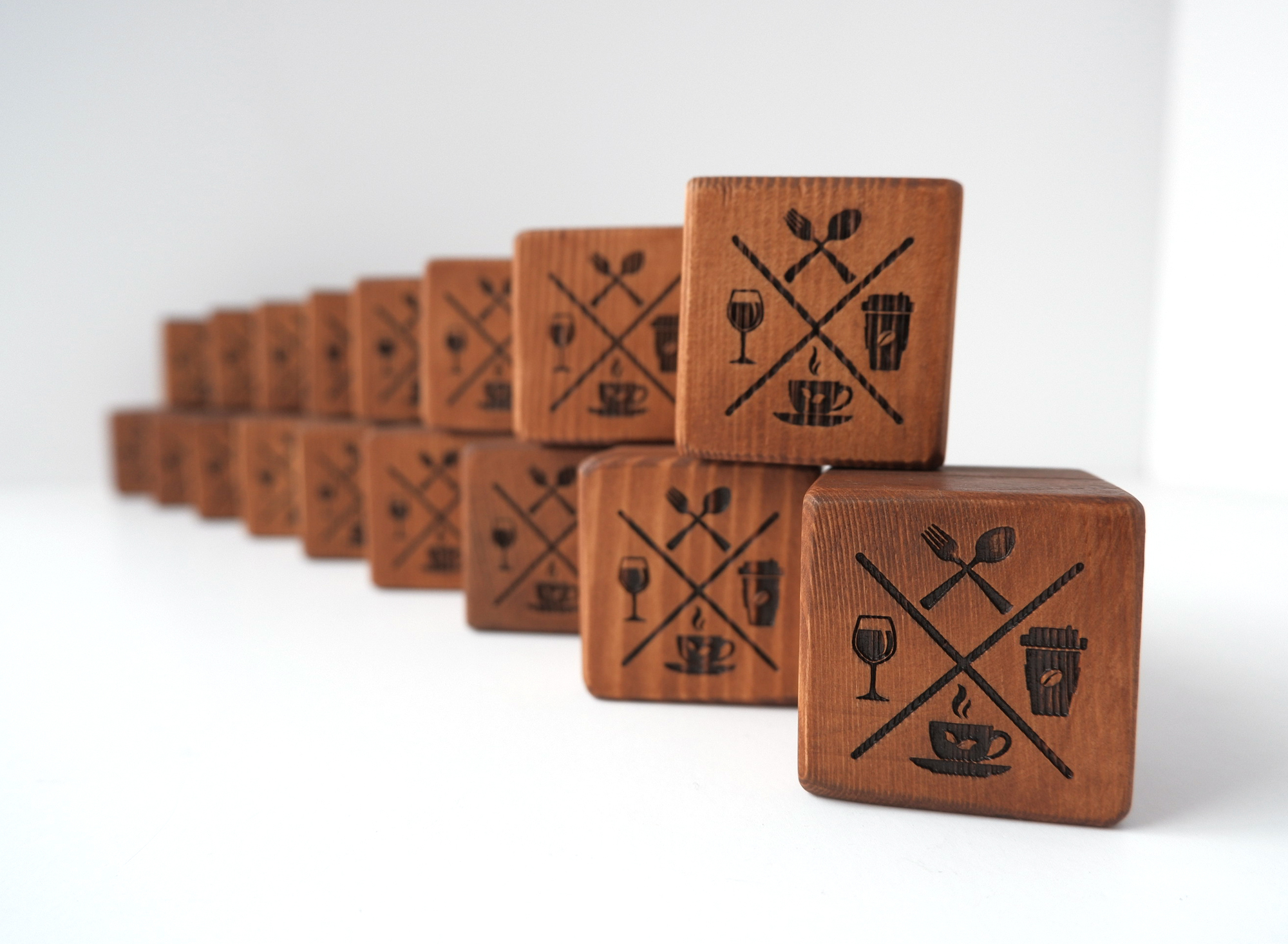 Ценник кубик из массива