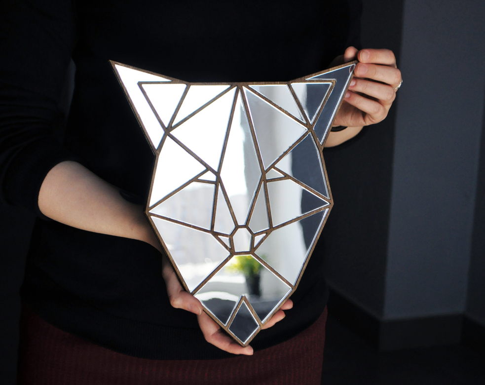 Лиса полигональная с секциями - декоративное зеркало из акрила составное в деревянной раме