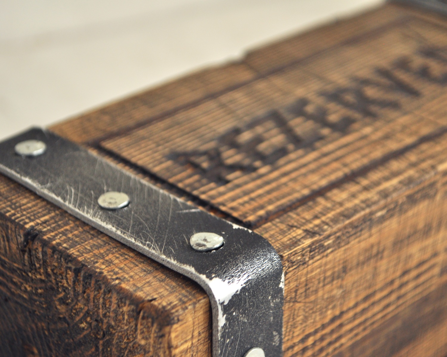 Табличка резерва стола - брусок под старину