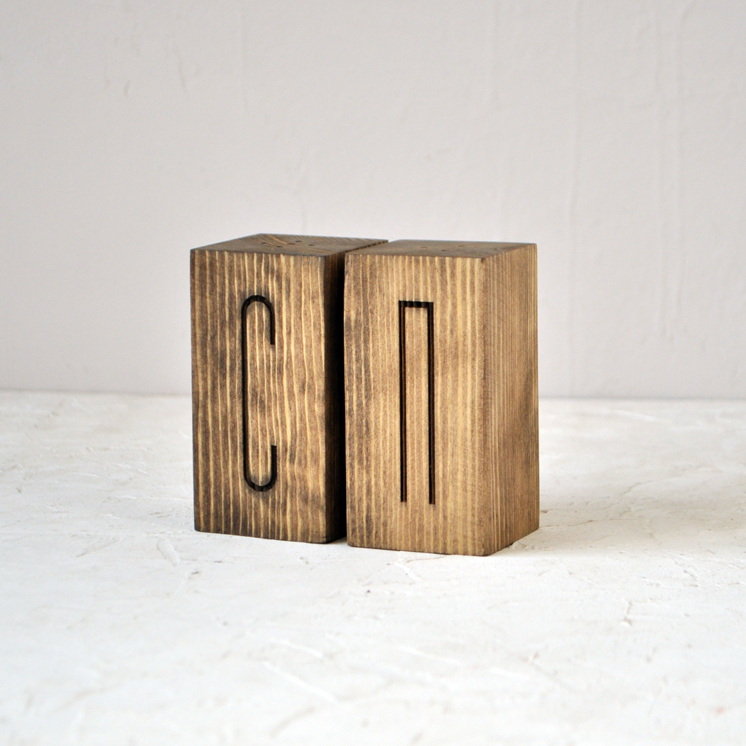 солонка и перечница из массива ясеня с вашим логотипом сделаем на заказ