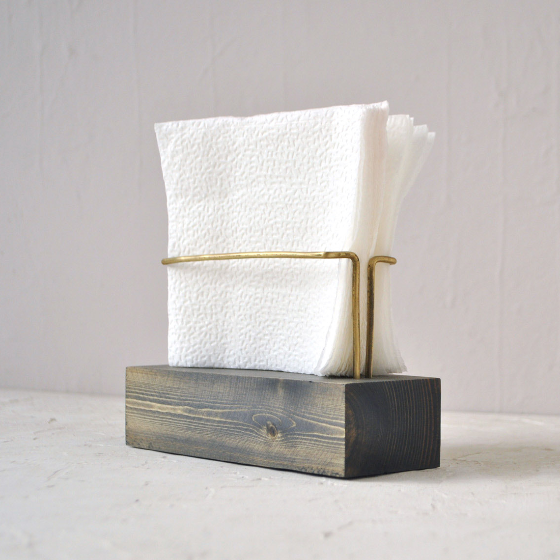 деревянная салфетница из массива с латунью в стиле лофт купить заказать с логотипом
