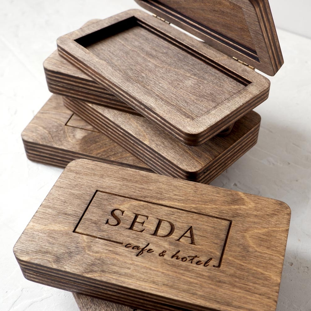 счетница чек бук коробочка из дерева с гравировкой логотипа купить заказать